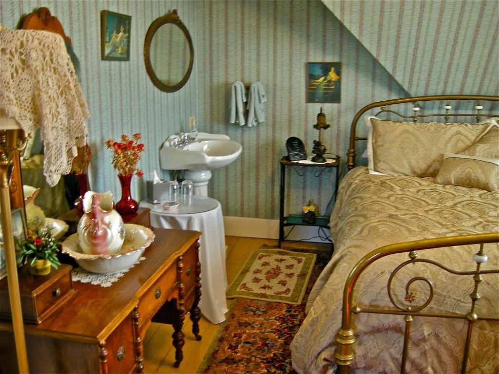 The Old Tower House Bed & Breakfast North Bend Pokoj fotografie